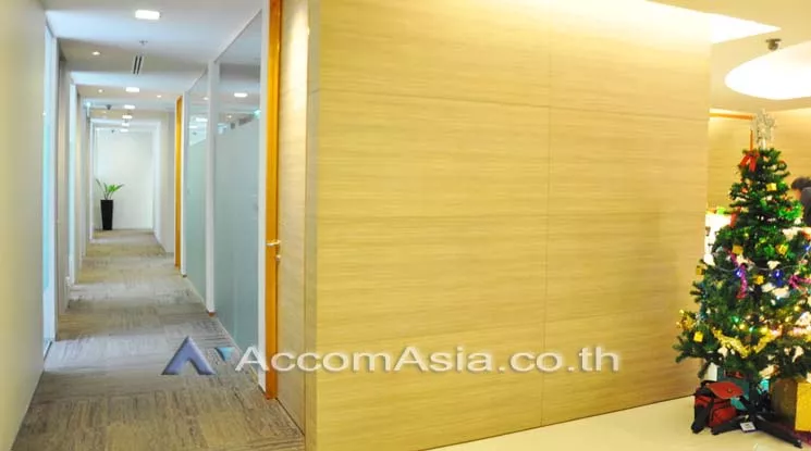 12  Office Space For Rent in Ploenchit ,Bangkok  at Q House Ploenchit Service Office AA10195